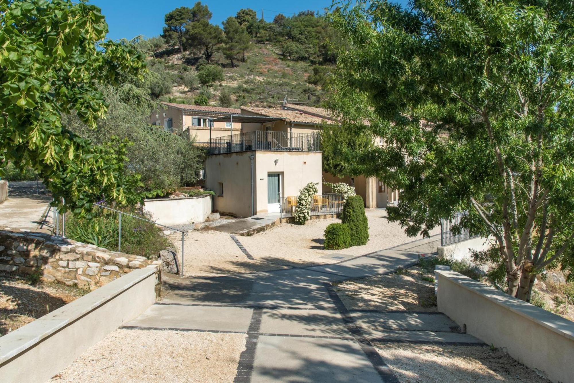 Domaine Saint Julien Hotell Buis-les-Baronnies Exteriör bild