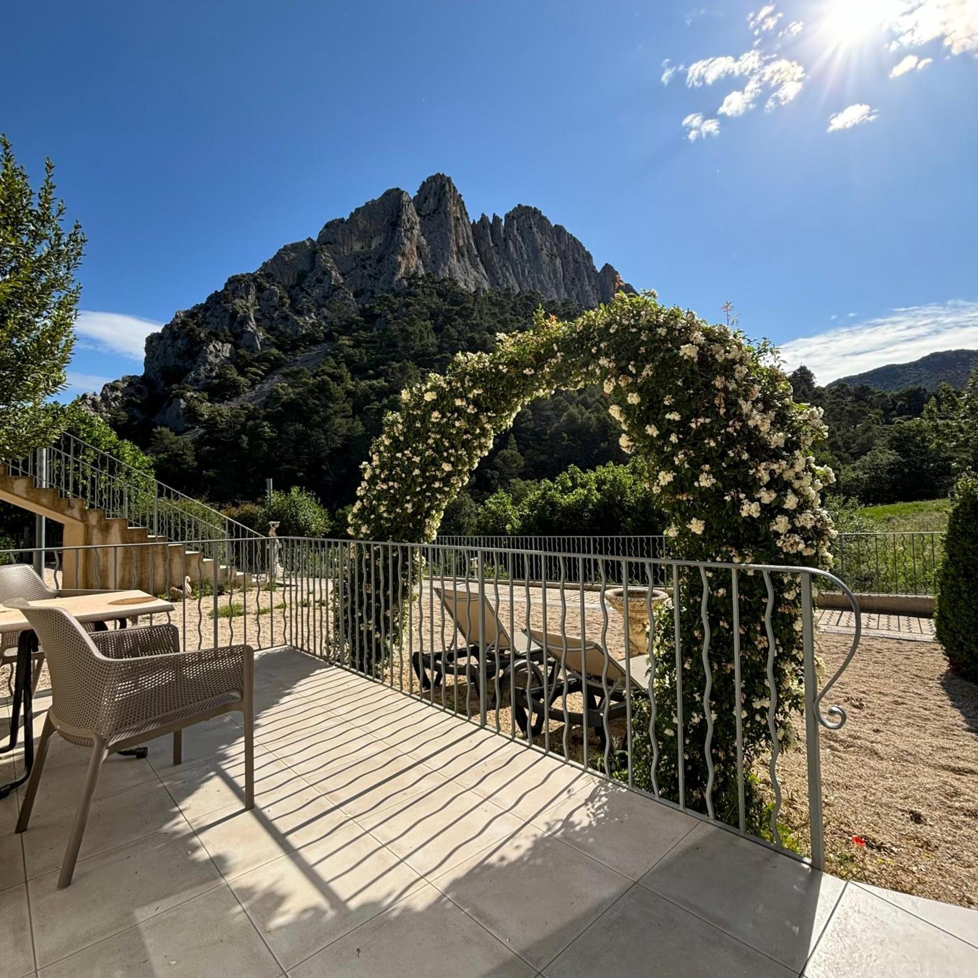 Domaine Saint Julien Hotell Buis-les-Baronnies Exteriör bild
